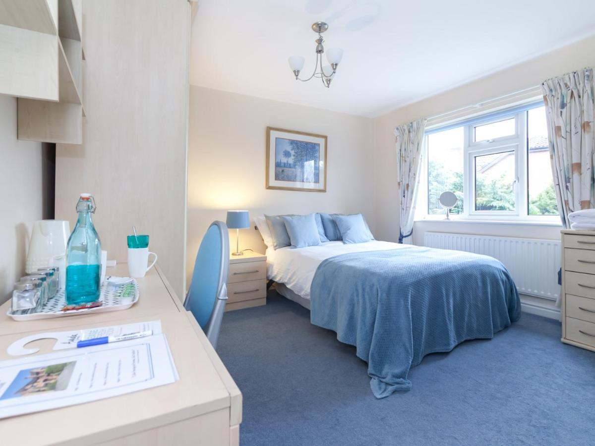 Hotel Ayuda House à Altrincham Extérieur photo
