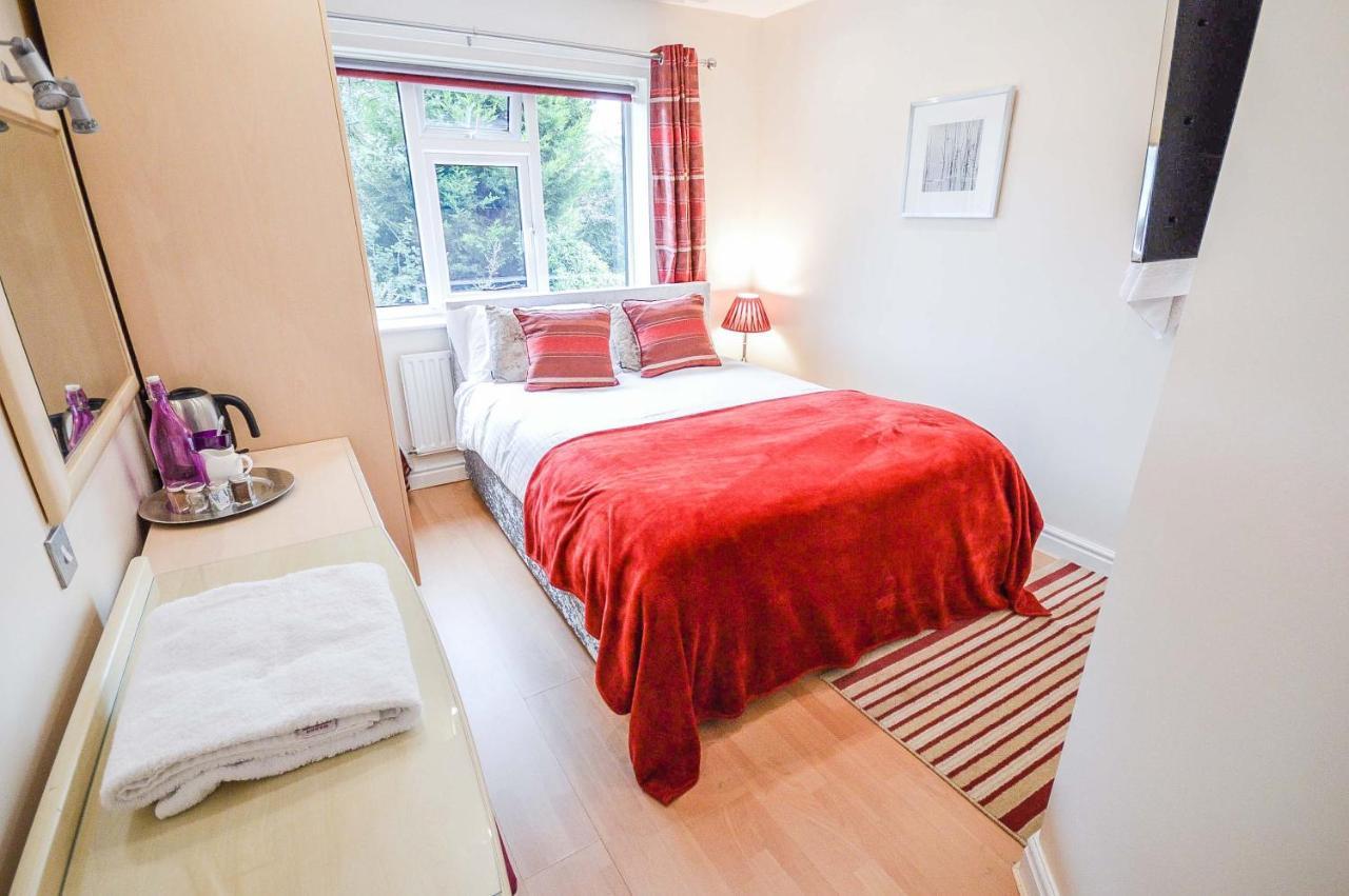 Hotel Ayuda House à Altrincham Extérieur photo