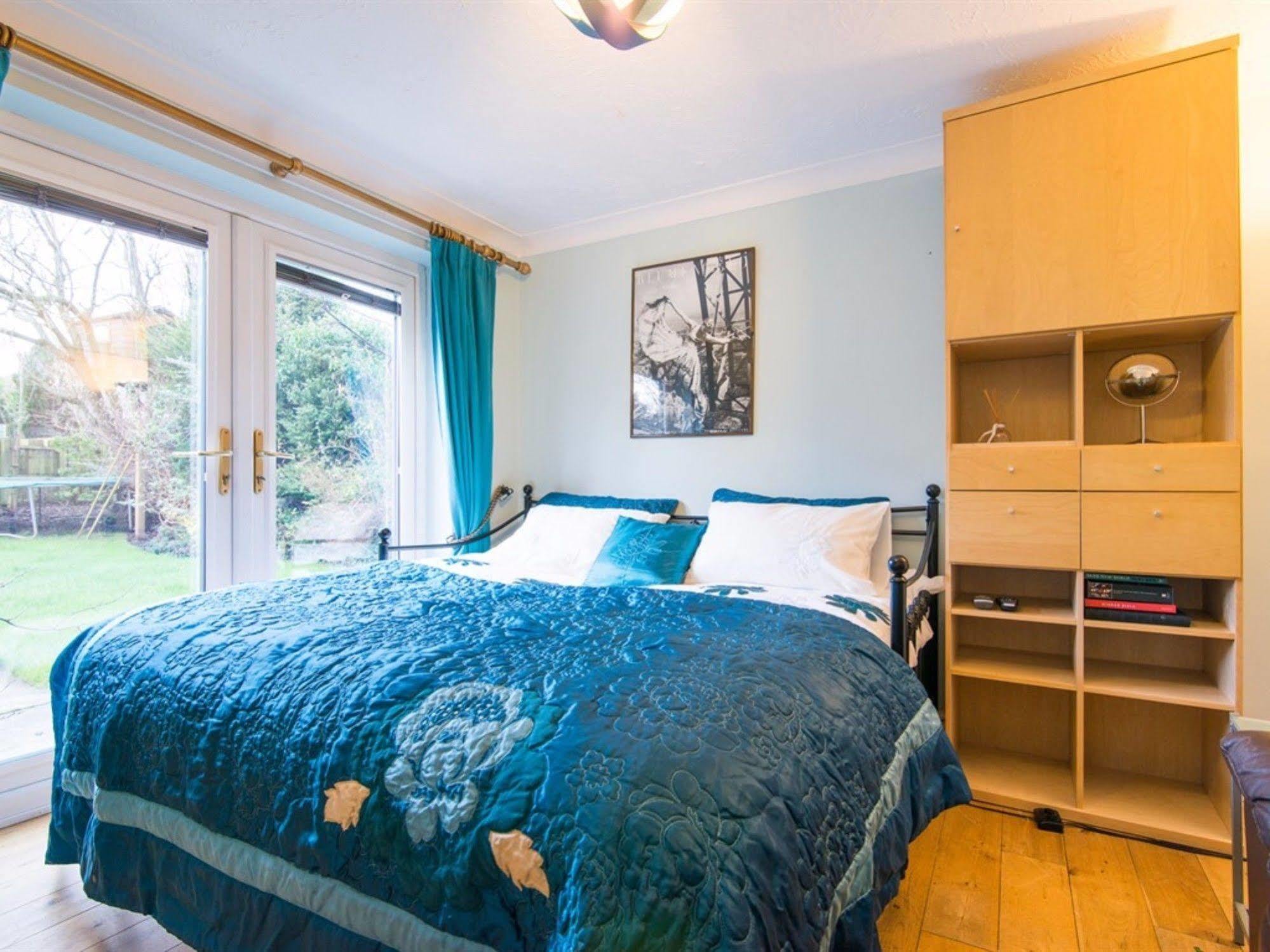 Hotel Ayuda House à Altrincham Extérieur photo