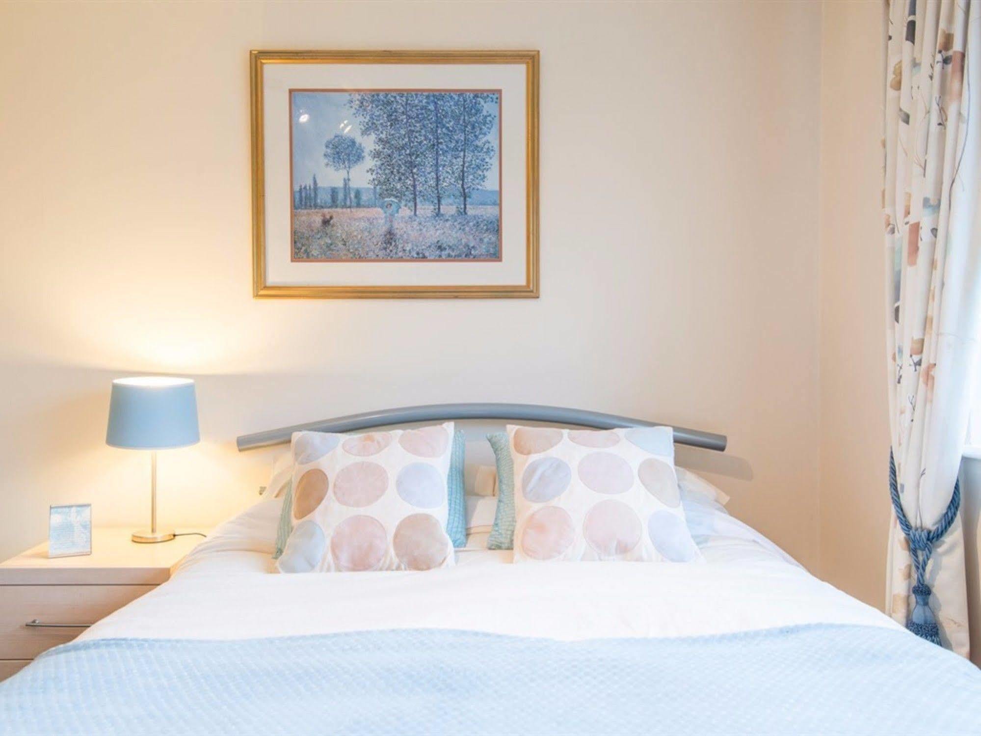 Hotel Ayuda House à Altrincham Extérieur photo