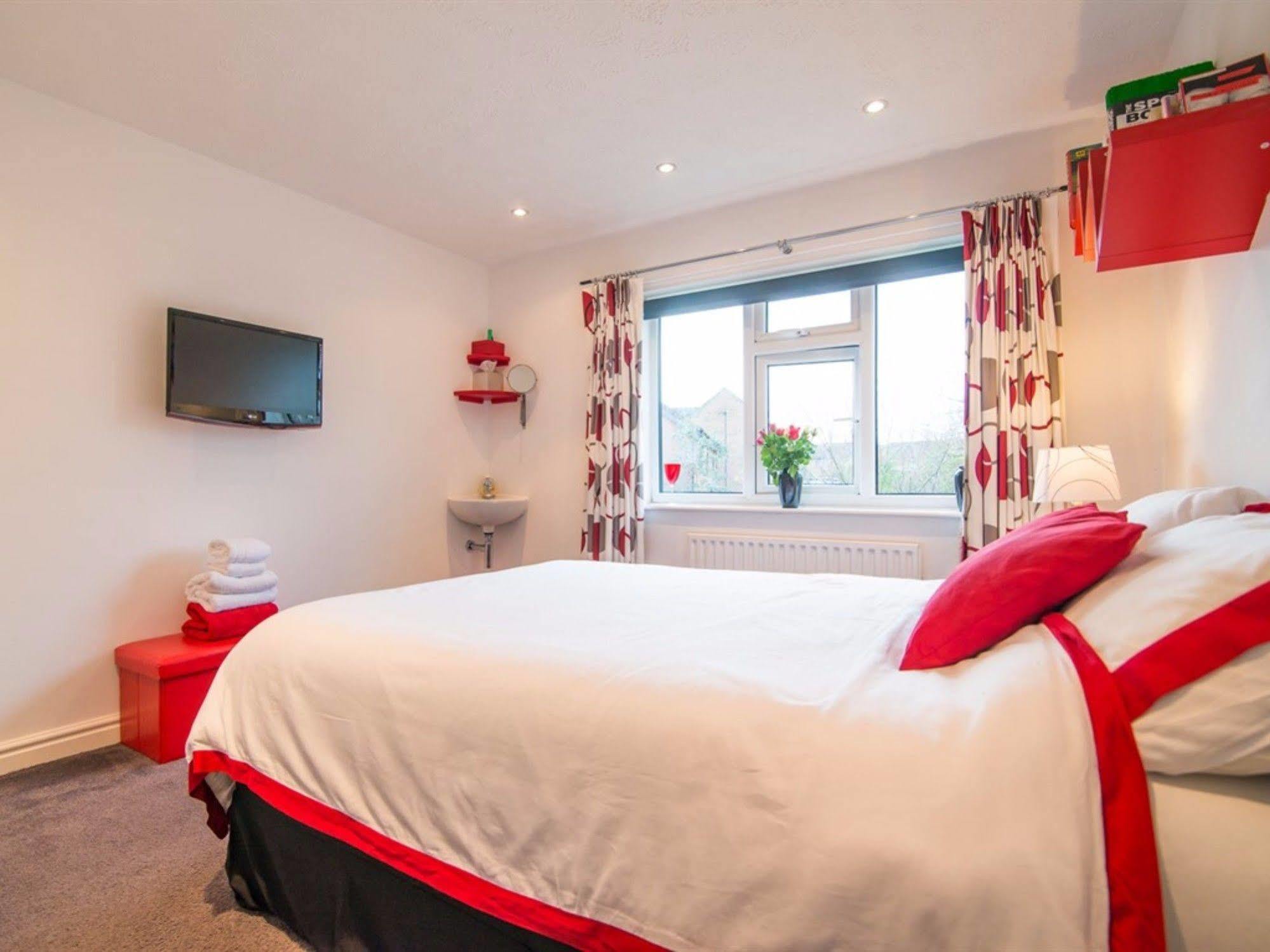 Hotel Ayuda House à Altrincham Extérieur photo