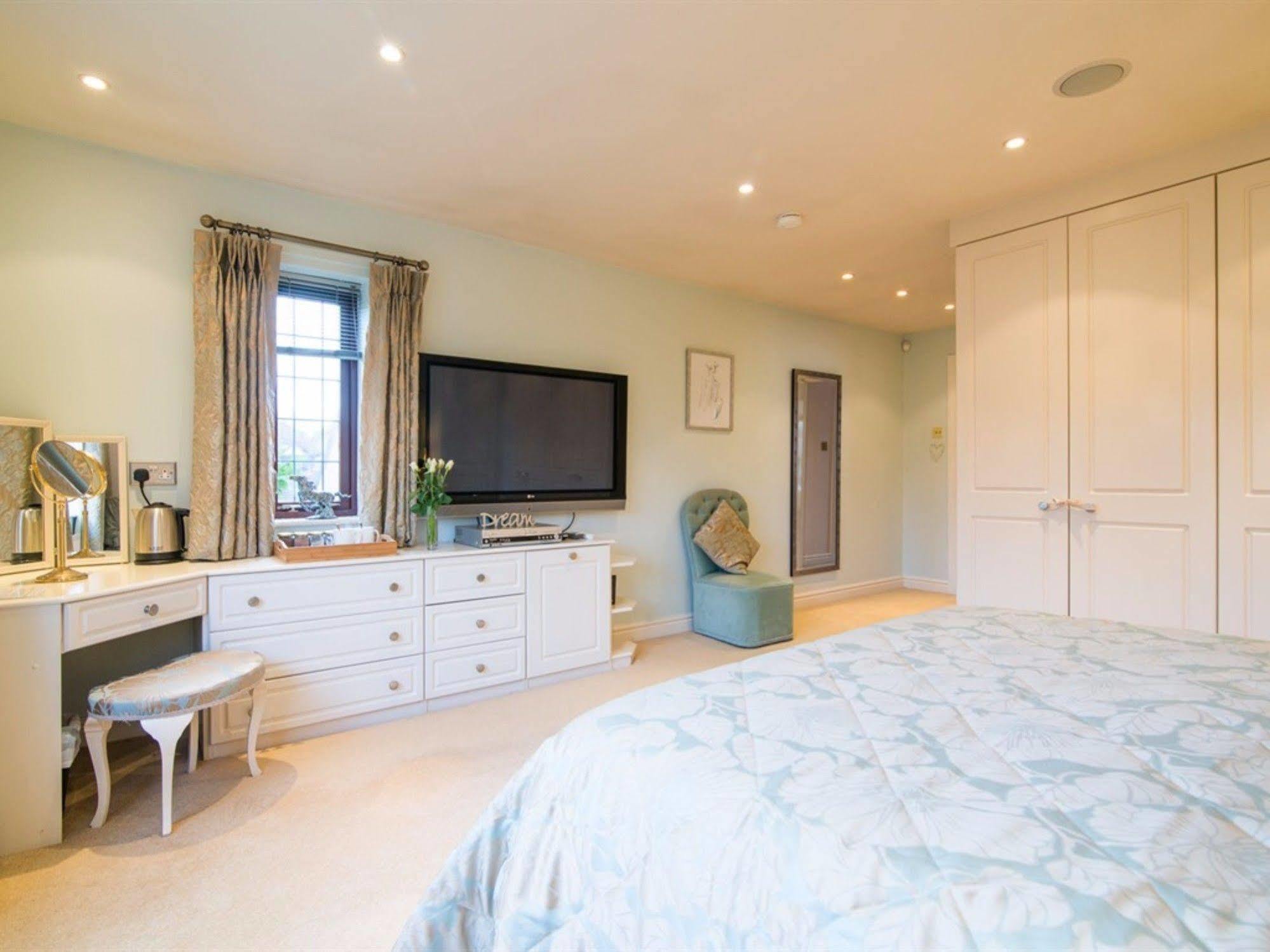 Hotel Ayuda House à Altrincham Extérieur photo